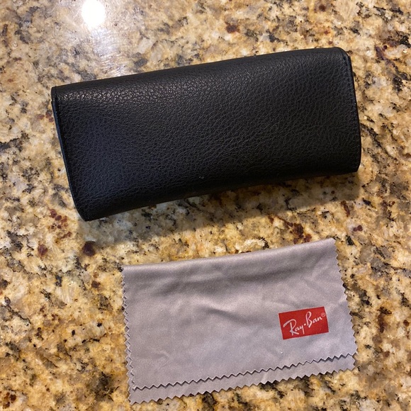 NEW Ray-Ban leather case - Picture 5 of 7